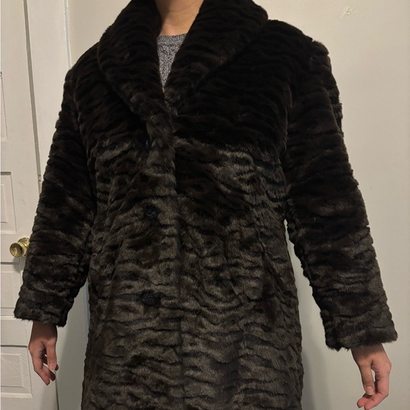 Jackets & Blazers - ISO Vintage Brown Faux Fur Animal Print (Tiger) Midi Coat - Size 40 (Large)
